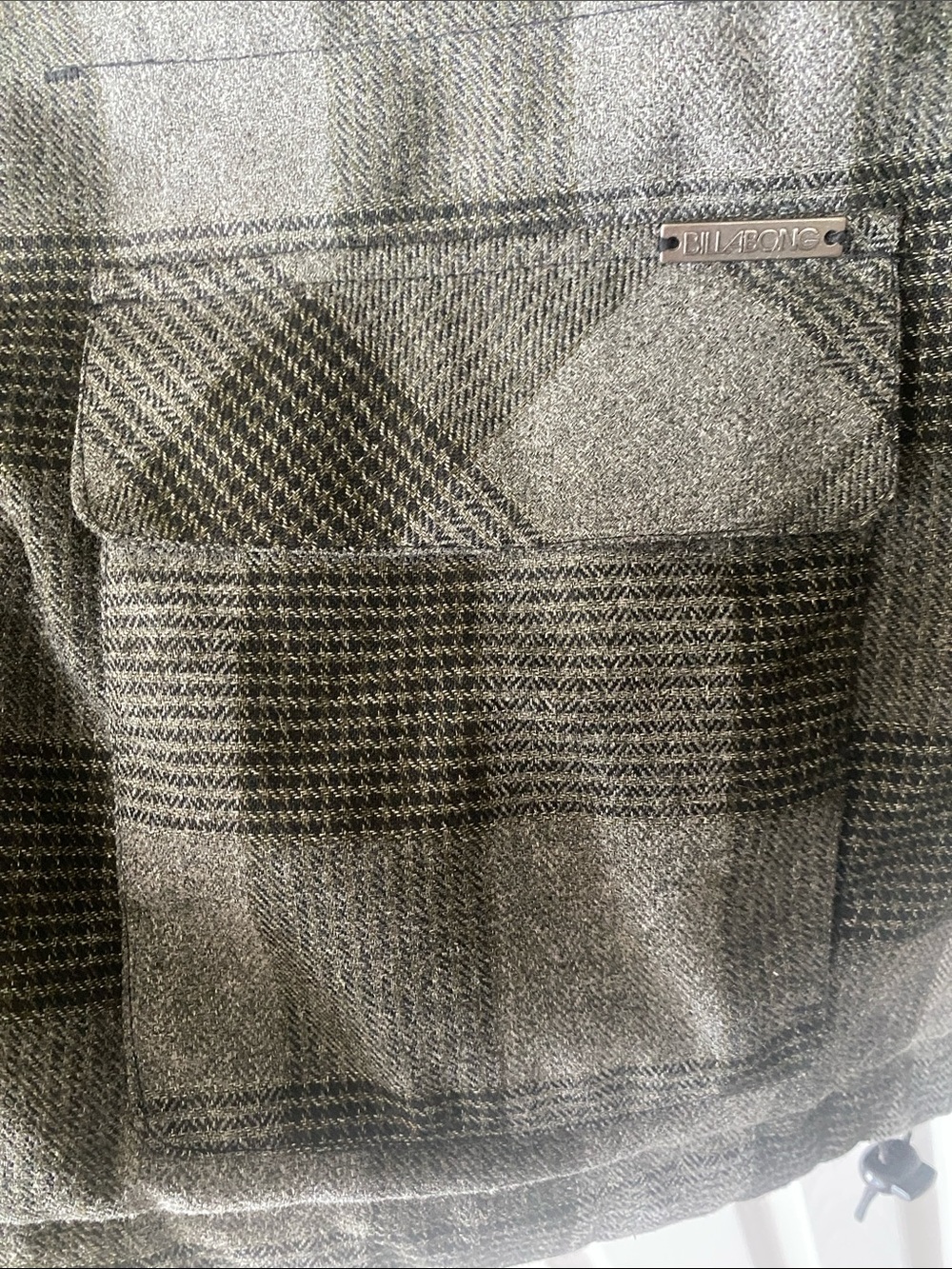 Billabong’s Men’s Gray Plaid Hooded 4 Pocket 1 inside Jacket With Adjustable Fit - Picture 4 of 15